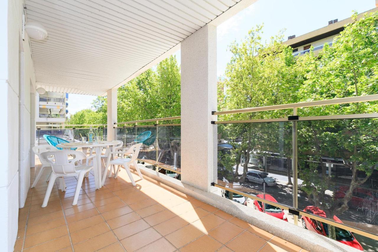 Uhc Michelangelo Apartments ซาลอว์ ภายนอก รูปภาพ
